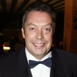 tim-curry.webp